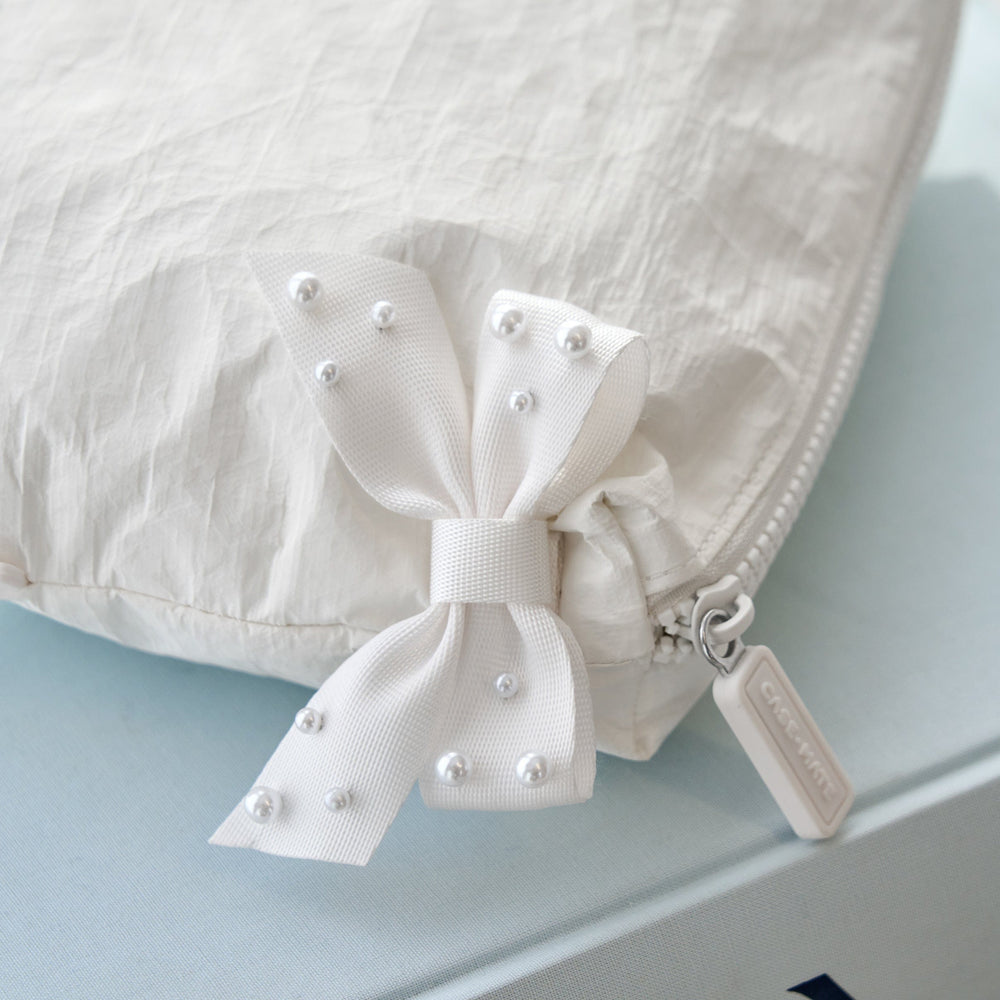 Case Mate Crinkle Makeup Bag • Ivory Pearl