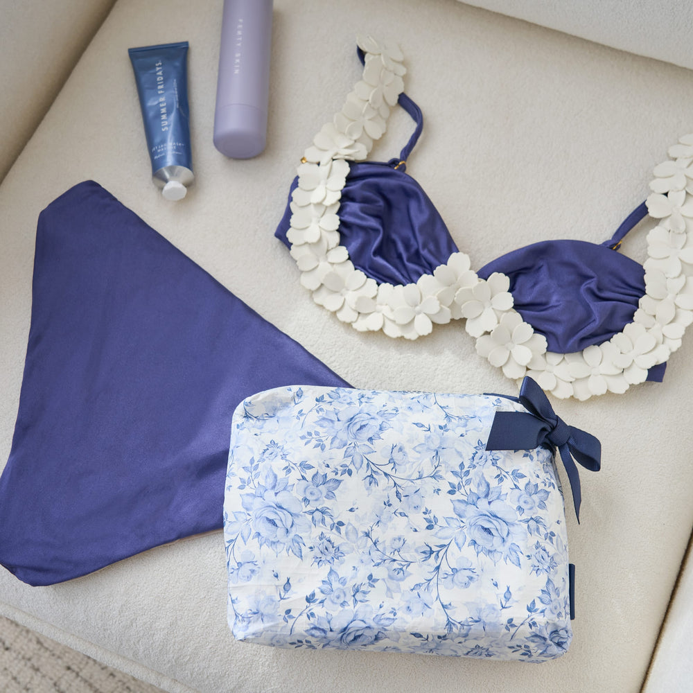 Case Mate Crinkle Makeup Bag • Navy